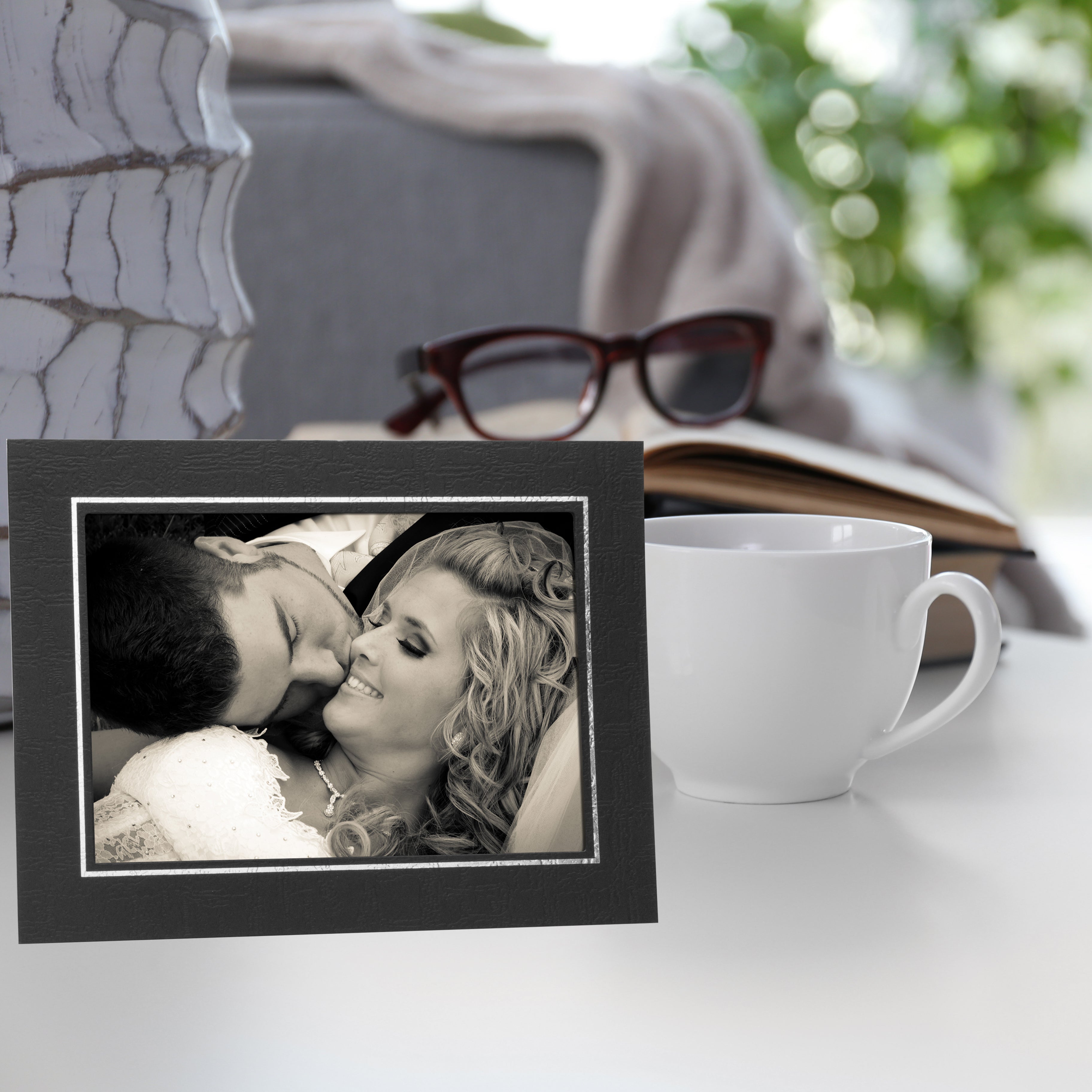 Elite Easel Cardboard Picture Frame