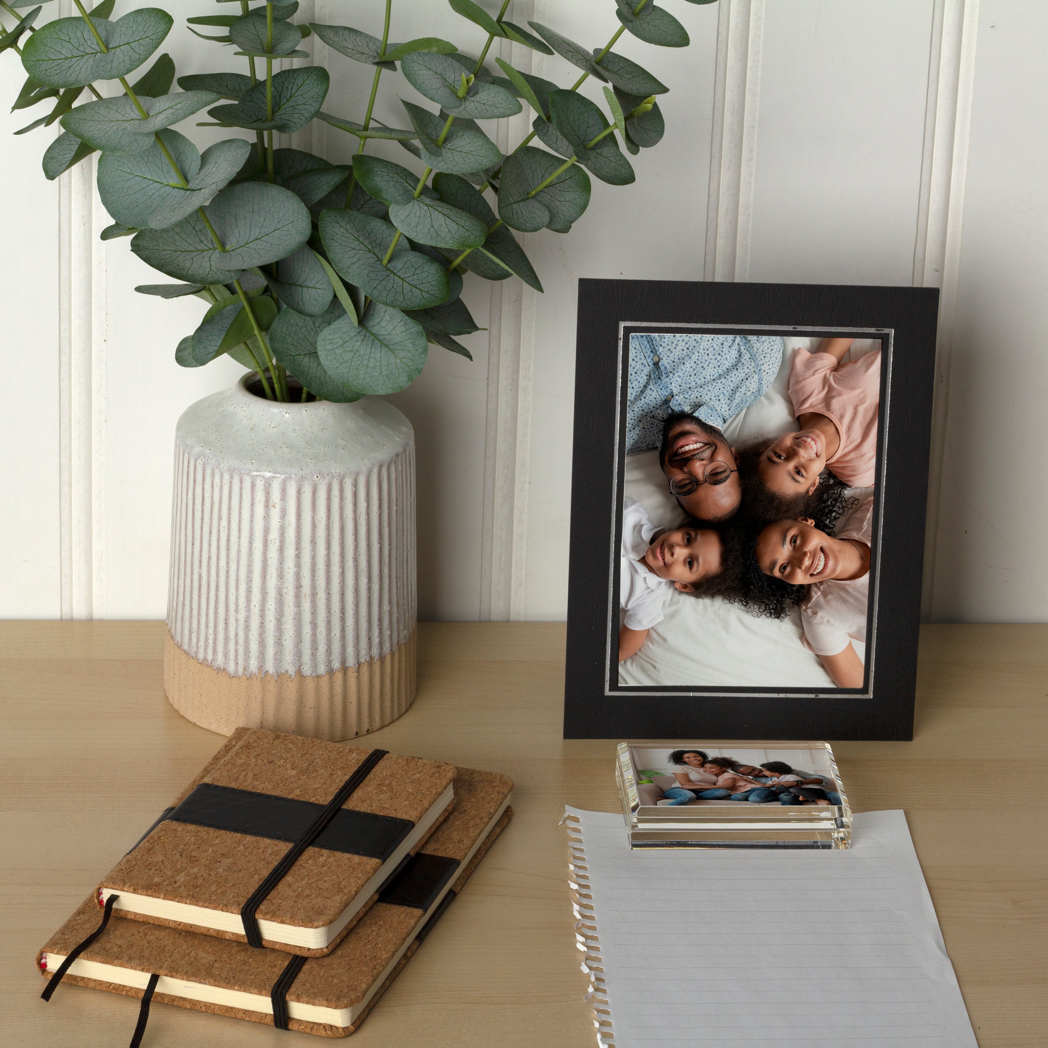 Elite Easel Cardboard Picture Frame