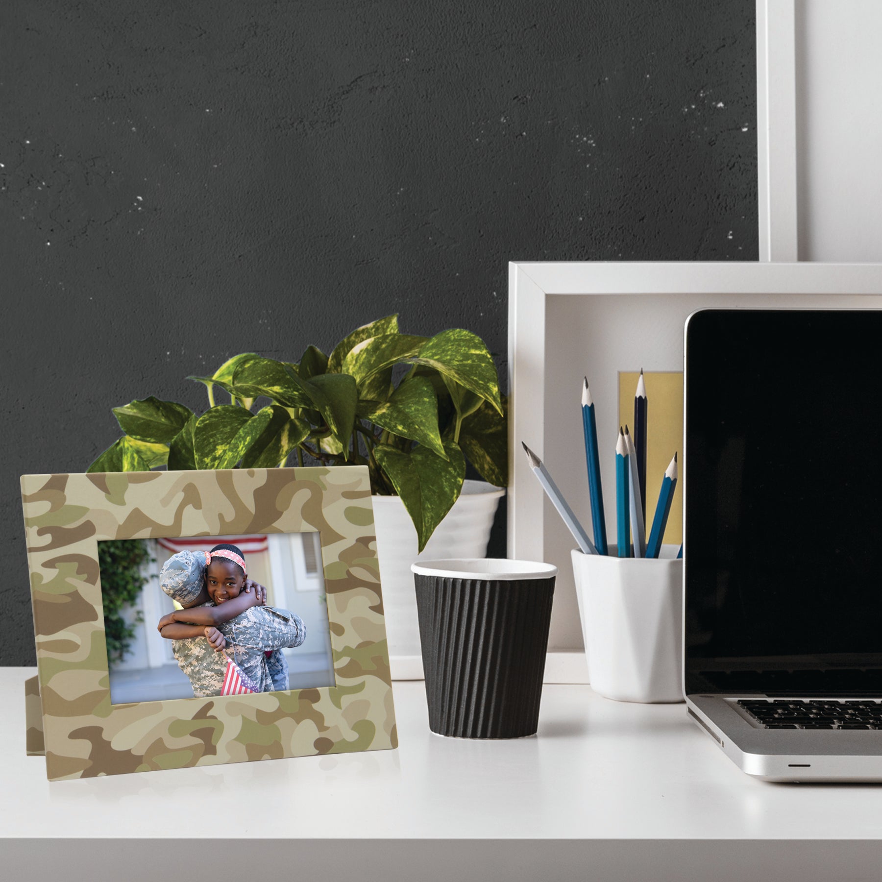 Camouflage Paper Picture Frame